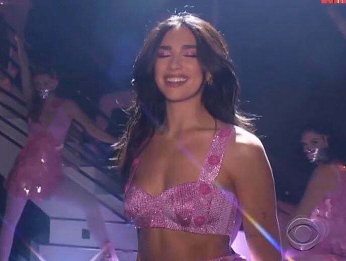 Nah Dua Lipa might legitimately be the most beautiful human being on the planet ❤️