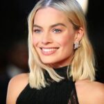 I’m soo horny for Margot Robbie someone help me explode please