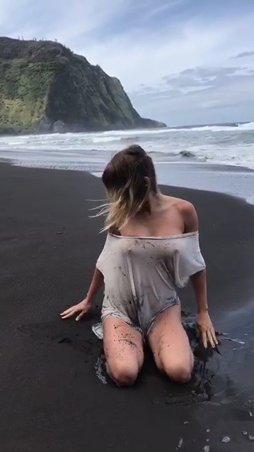 Sara Underwood Tit Slip 10