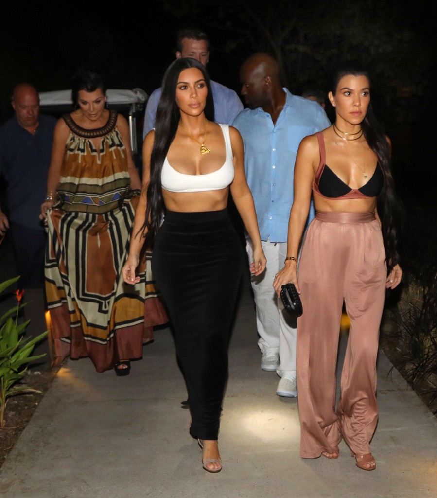 Kim, Khloe and Kourtney Kardashian Sexy 10