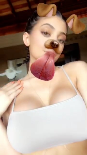 Kylie Jenner Sexy Snaps 7