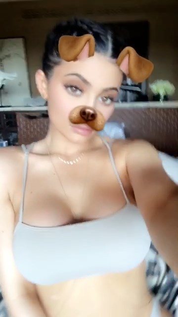 Kylie Jenner Sexy Snaps 10