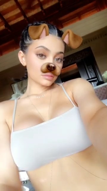 Kylie Jenner Sexy Snaps 11