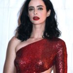 Morning wood...I wanna face fuck Krysten Ritter so fucking hard