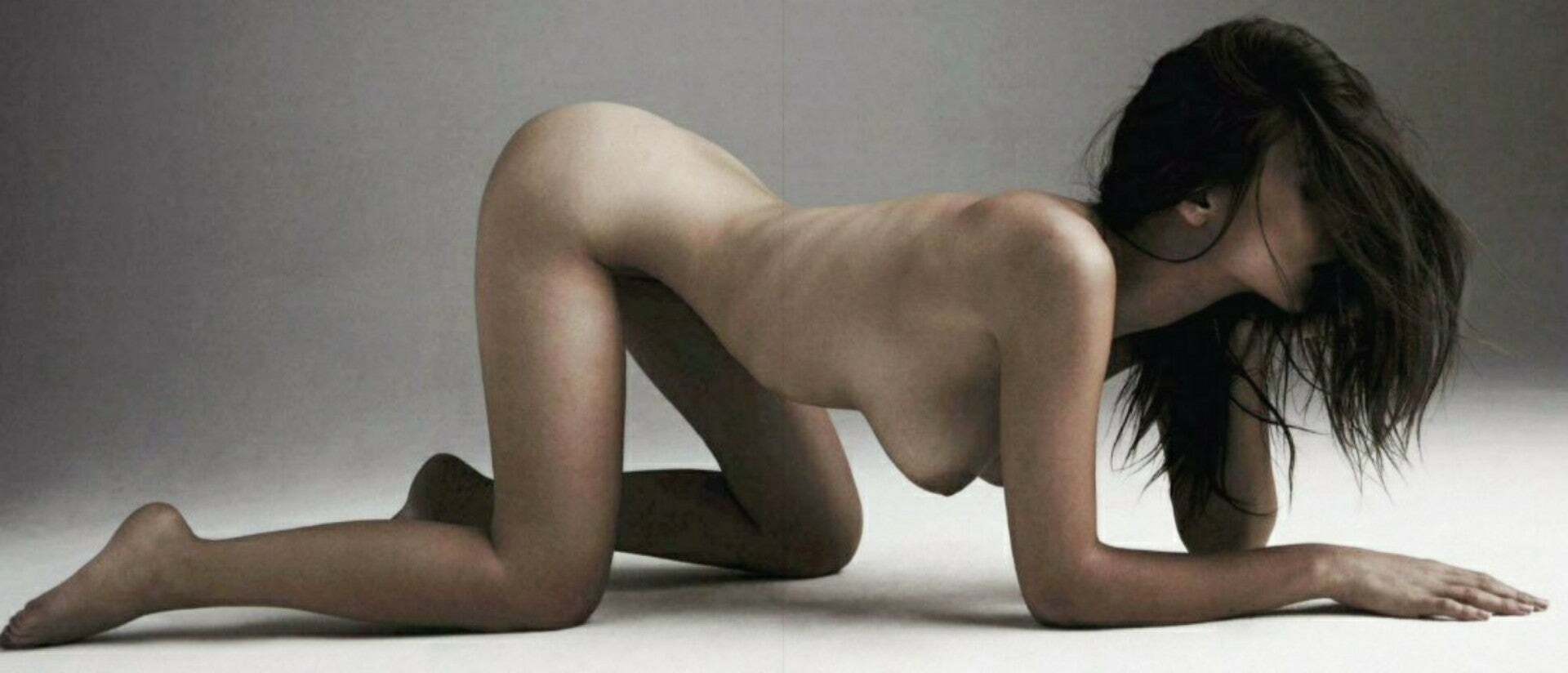 Emily Ratajkowski assuming the position