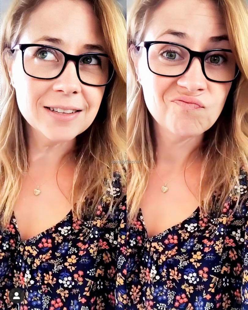 Lovely Jenna Fischer with some hot glasses on!