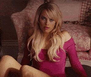 Margot Robbie spread leg plot in The Wolf Of Wall Street