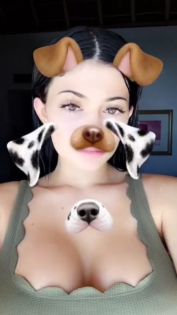 Kylie Jenner Sexy Snap 15