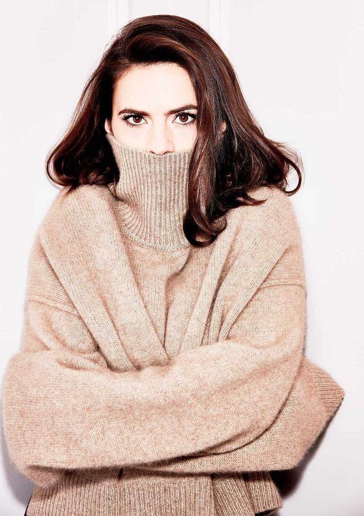 We all know what Hayley Atwell is hiding under that sweater