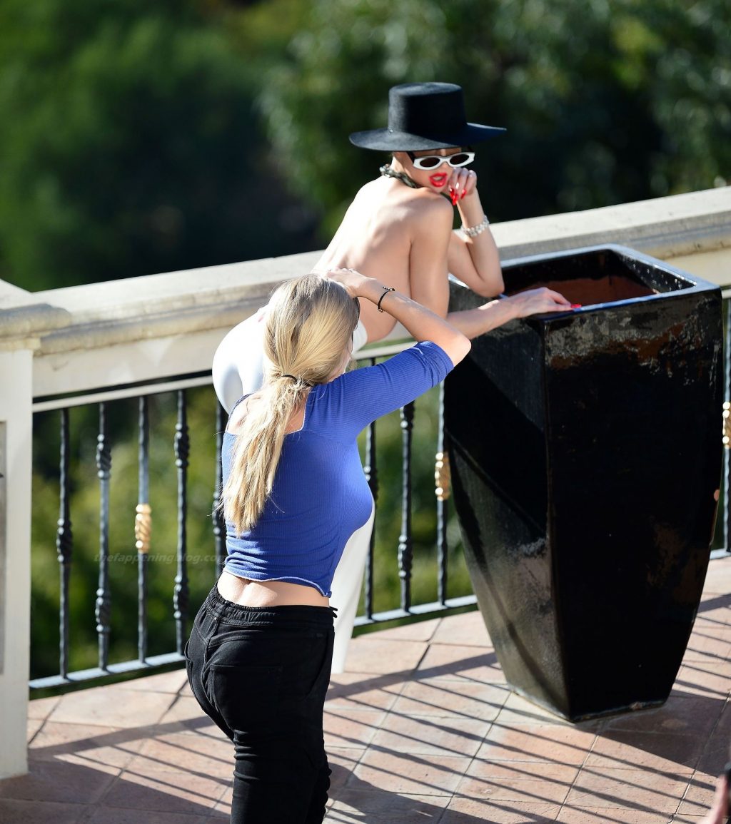 Christine Quinn Naked (5 Photos)