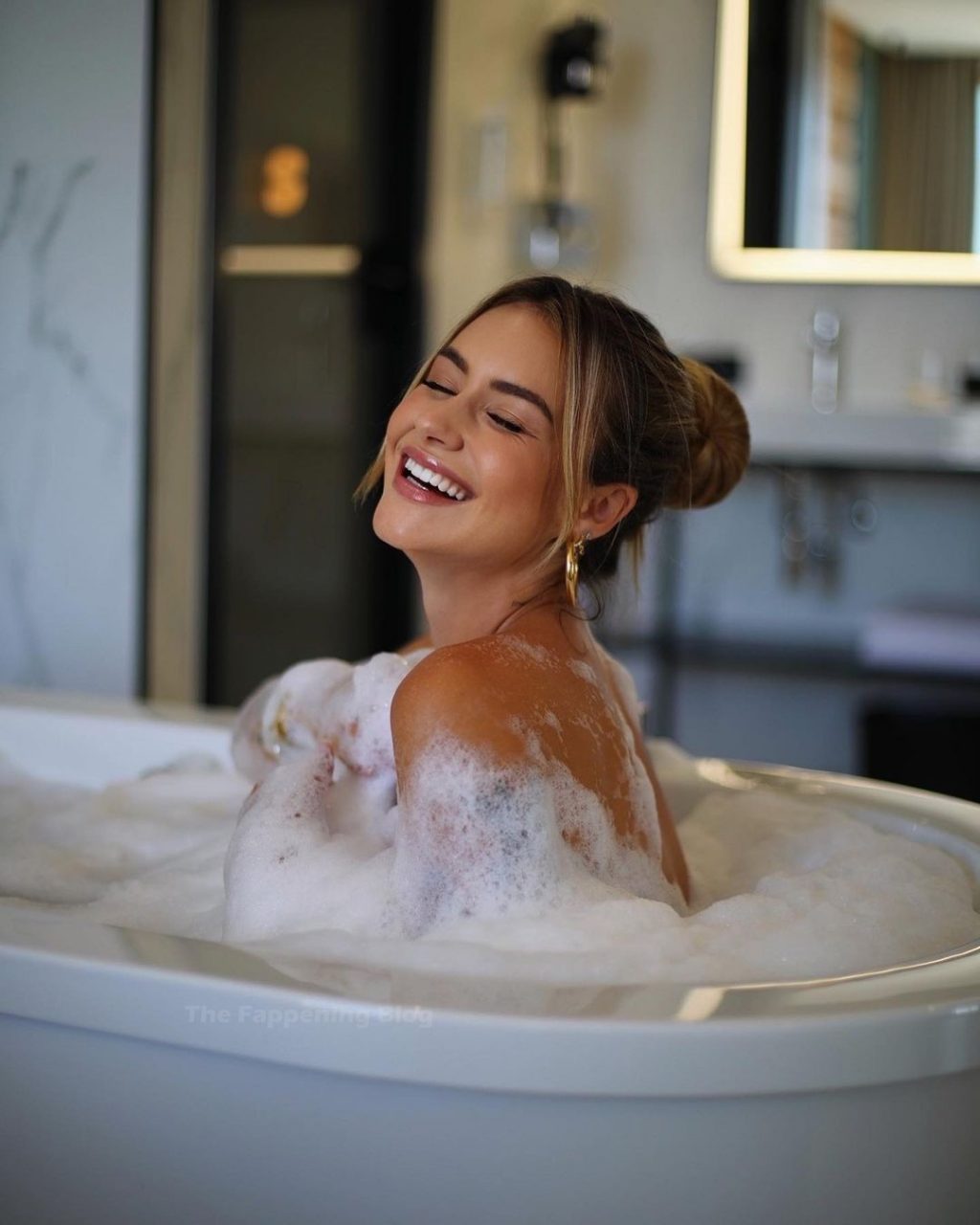 Abril Cols Sexy 5 Photos