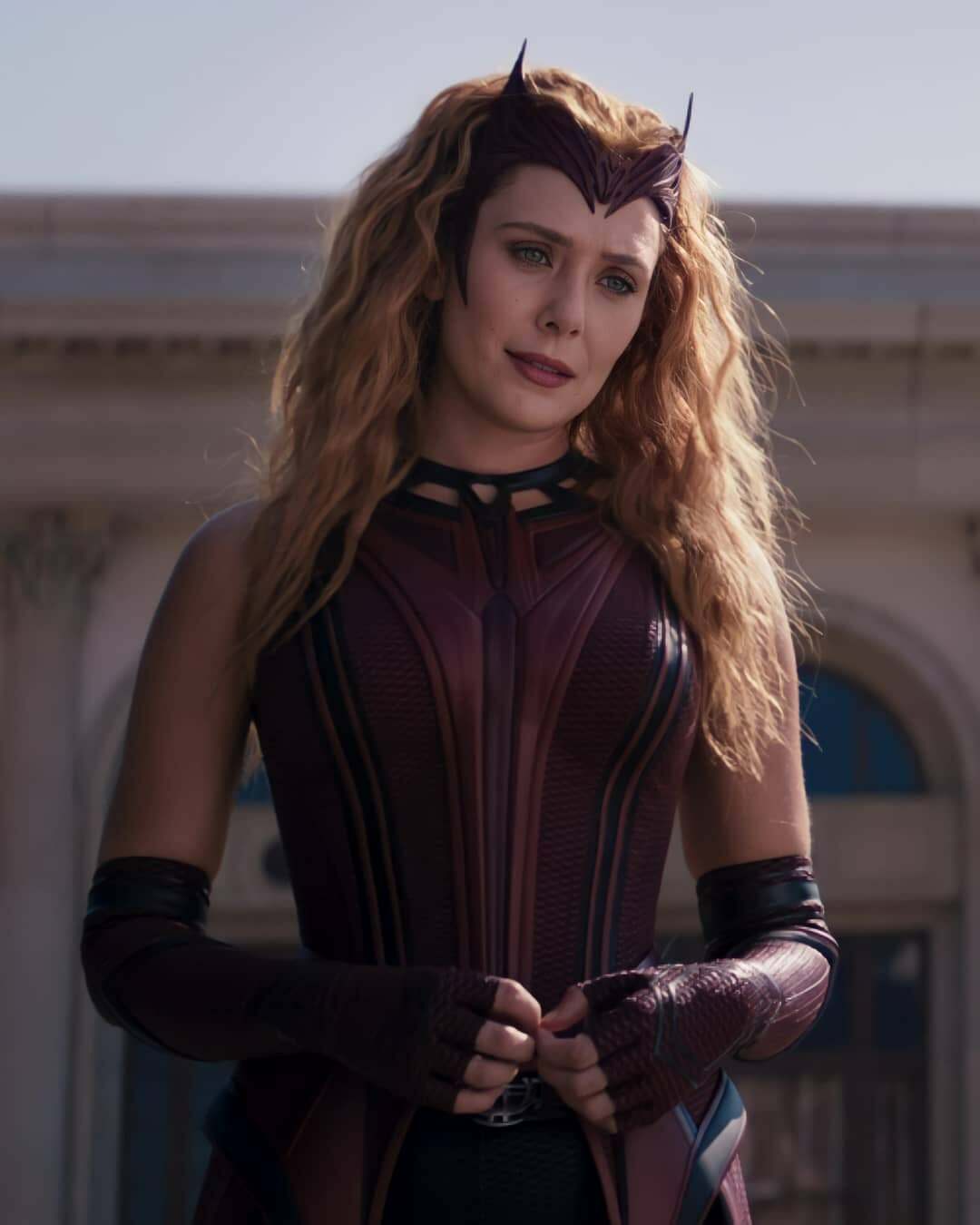Id give anything to fuck Elizabeth Olsen in her Scarlet