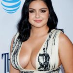 Ariel Winter makes me so hard