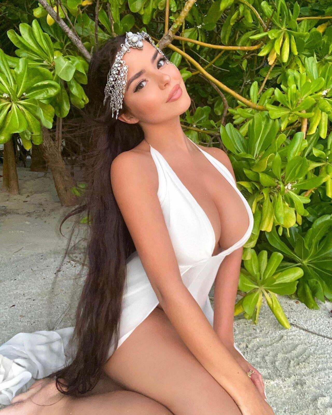 Demi Rose’s tits are just the best