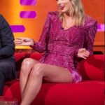 I’d love to suck you off to a slide show of Taylor Swift’s legs