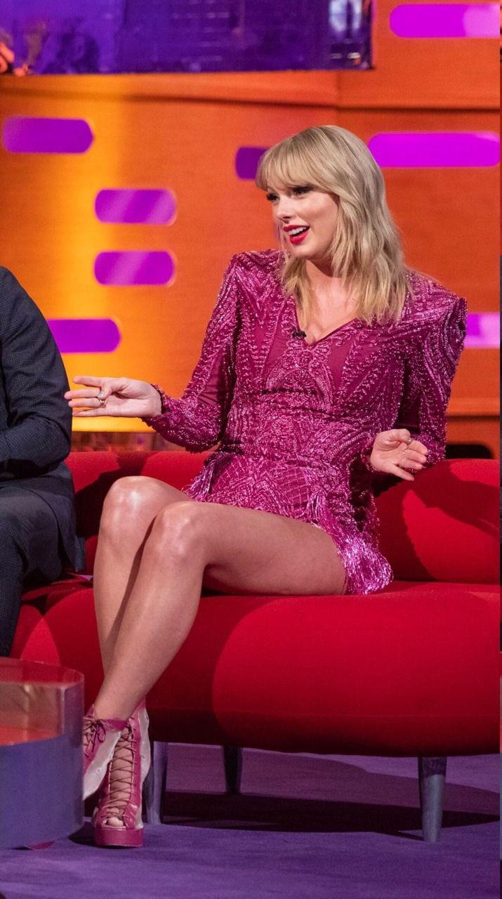 I’d love to suck you off to a slide show of Taylor Swift’s legs