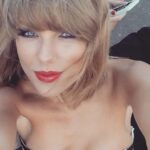 Taylor Swift boobs 🥵🤤