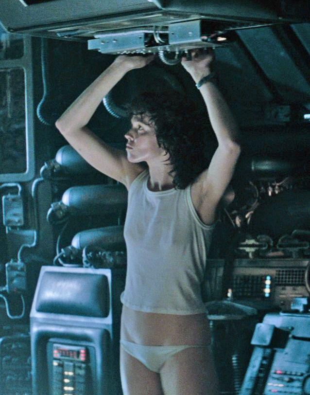 Sigourney Weaver was so hot at the end of Alien