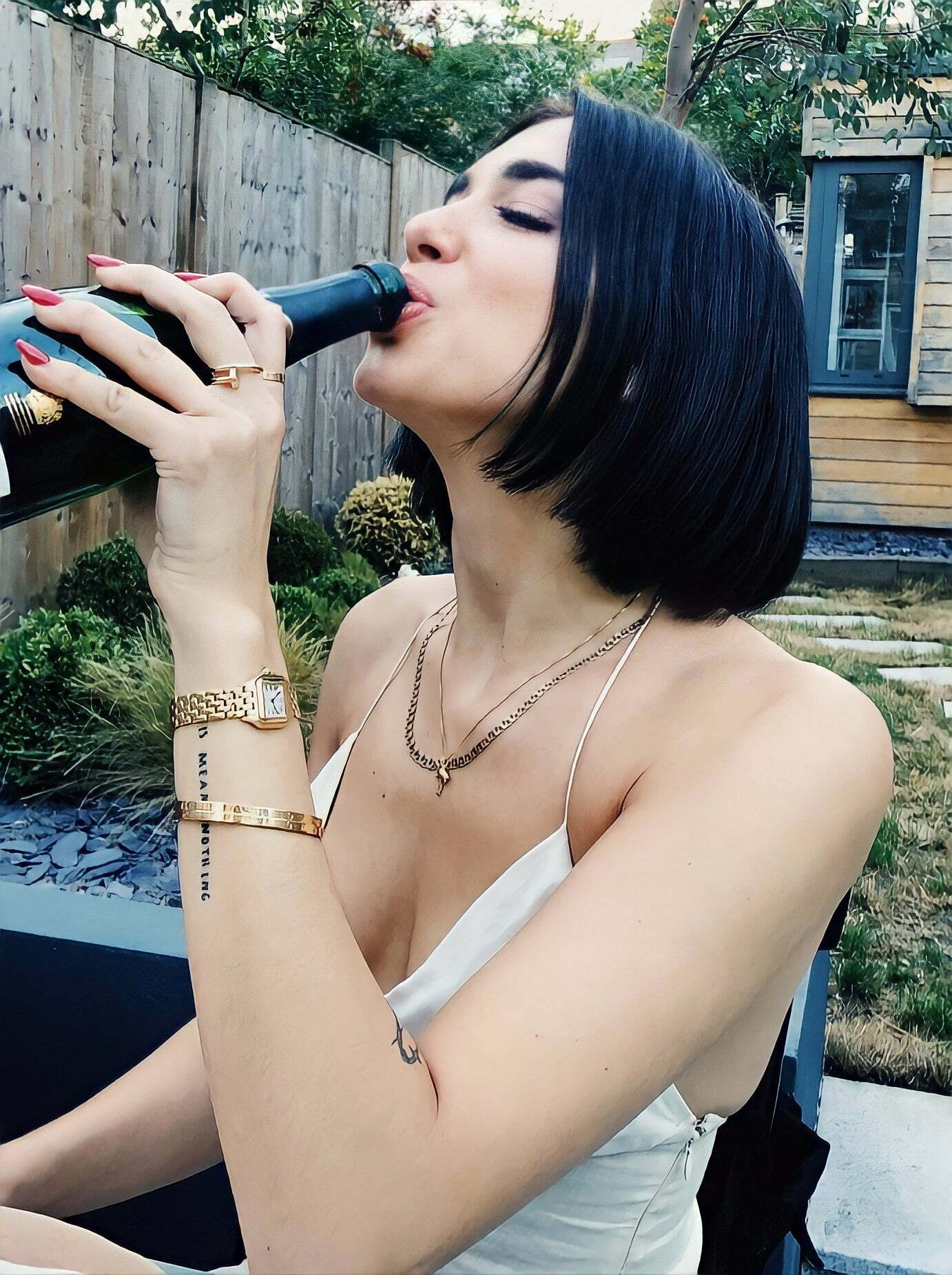 This is what obsession with cocks do.. Dua lipa