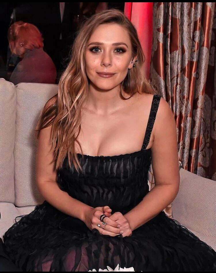 Elizabeth Olsen never fails in making me hard af