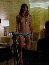 Melissa Benoist tight plot in 'Homeland' s01e02