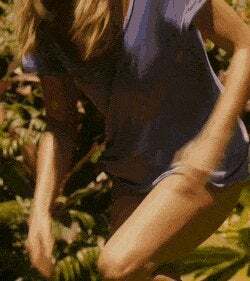 Jennifer Aniston will be my first jerk of the day. Gonna nut thinking about her amazing MLF body.