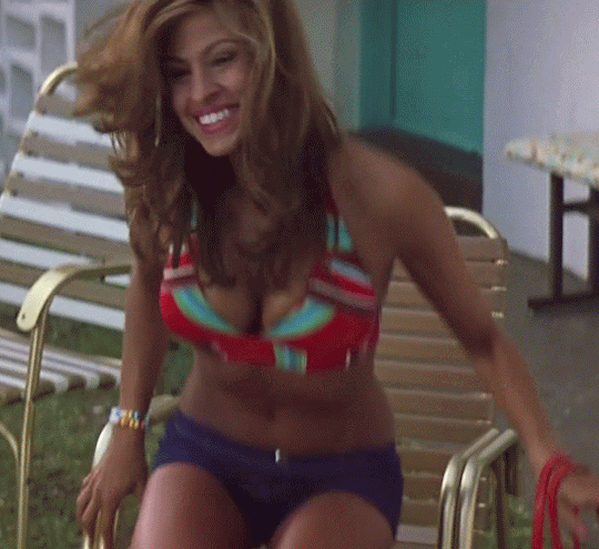 Sexy jiggle from Eva Mendes to start your day.