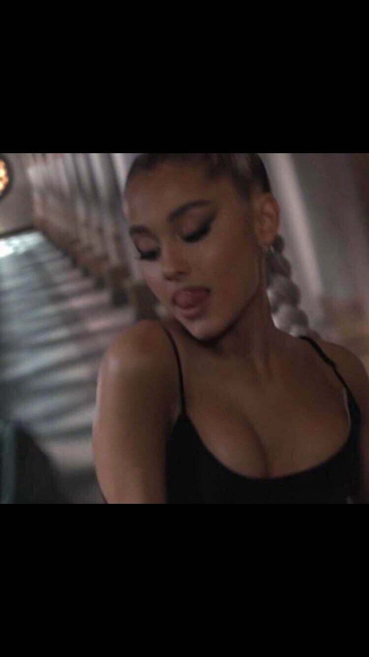 Ariana Grande’s perky tits 🤤