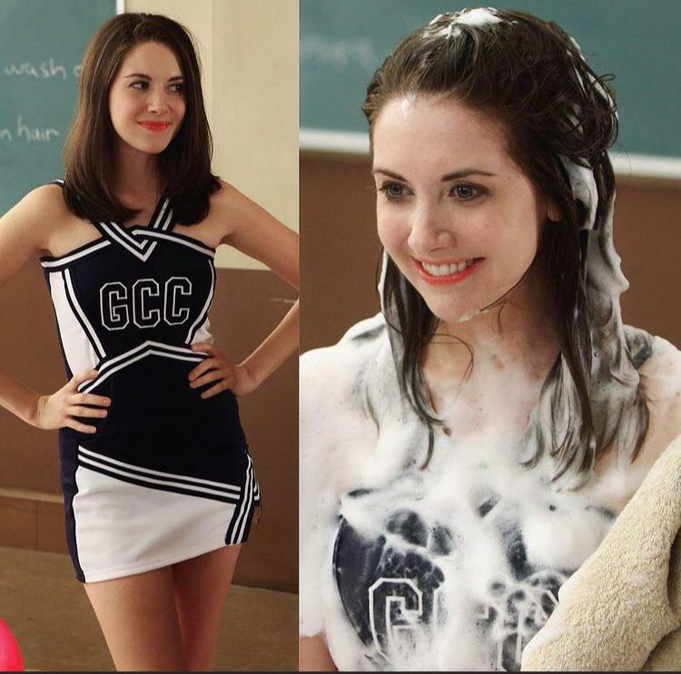 Alison Brie before and after she enters the boys locker room.