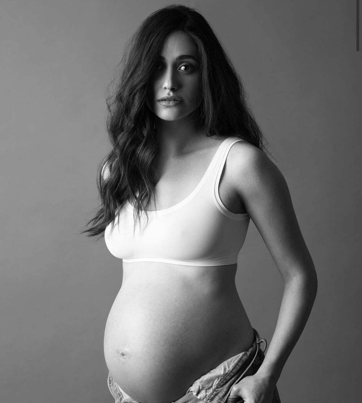 Emmy rossum might be even sexier while pregnant