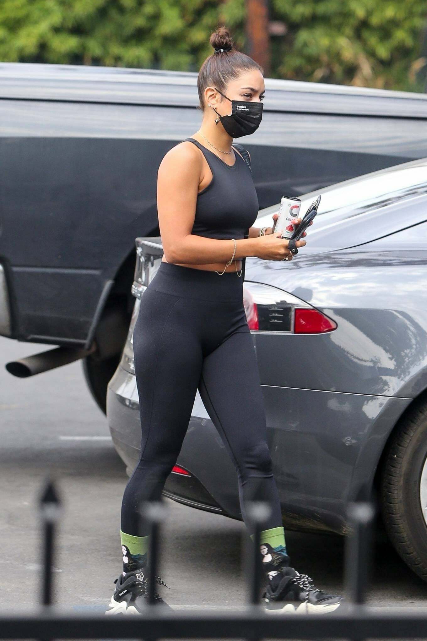 Vanessa Hudgens in leggings