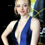 I love Amanda Seyfried's pale tits