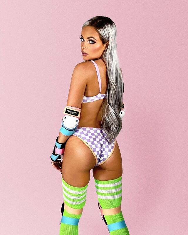 Someone help my young bwc cum for Liv Morgan and Alexa Bliss???