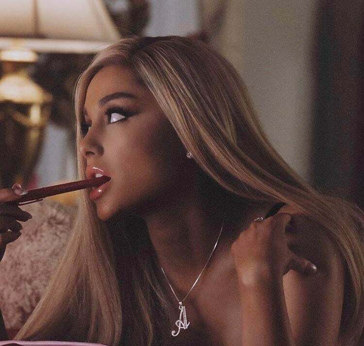 Be honest how fast would you cum if Ariana Grande gave you a blowjob?