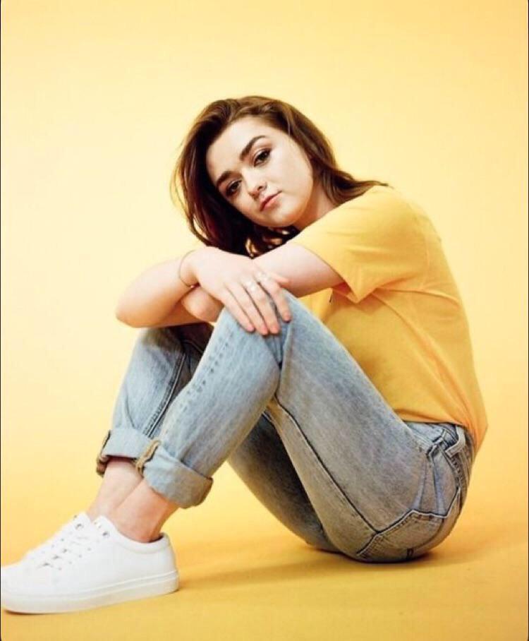 Leaking for Maisie Williams