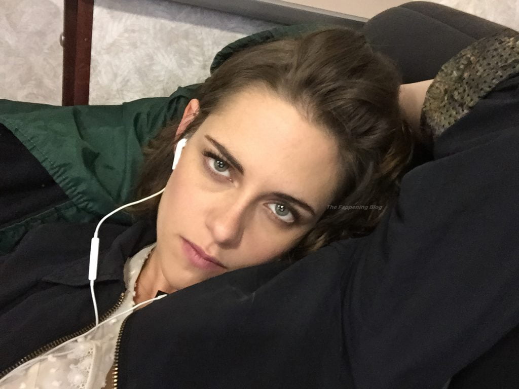 Kristen Stewart Leaked (4 Photos)