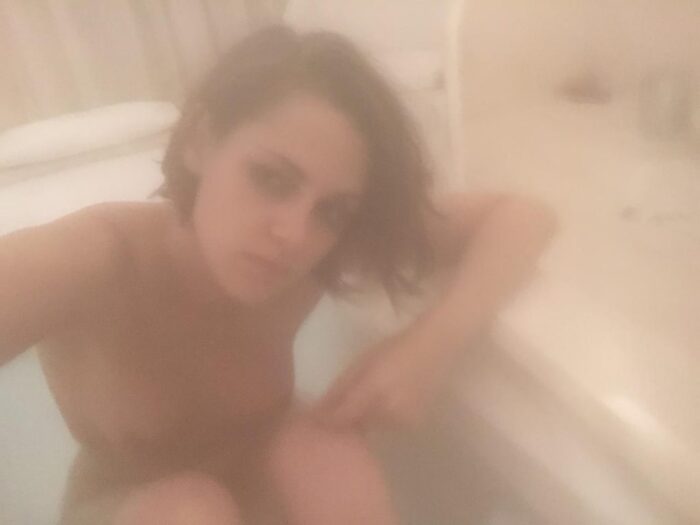 Kristen stewart leaked pics