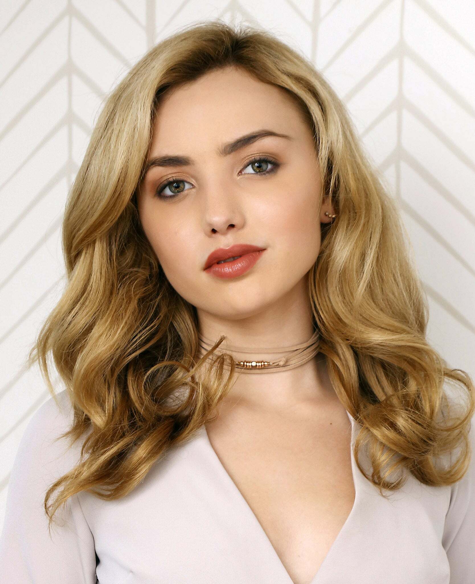 Peyton List is an amazing blonde. Adorable and sexy.