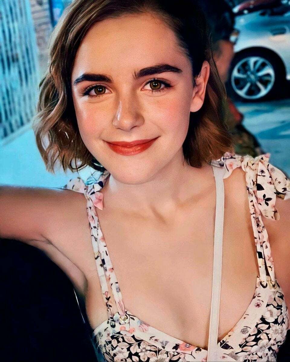 Kiernan Shipka is too cute