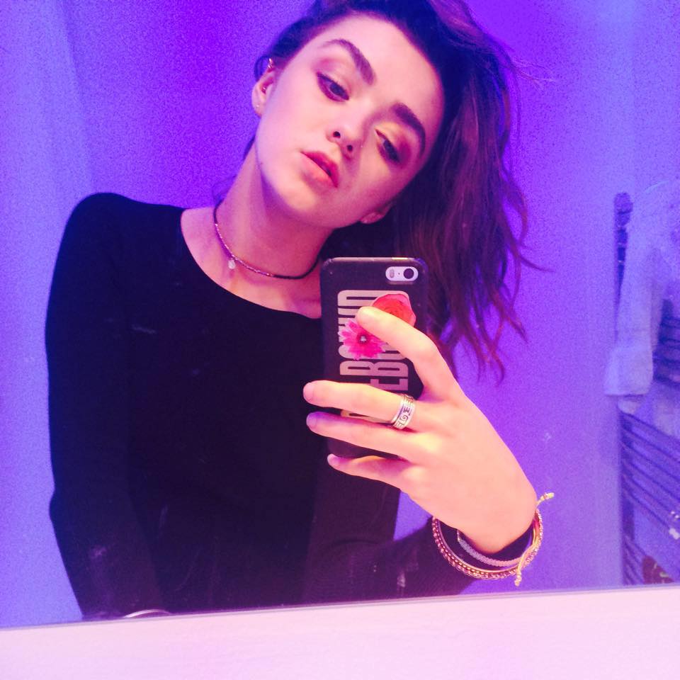 Maisie Williams has become an expert teasing us 🔥