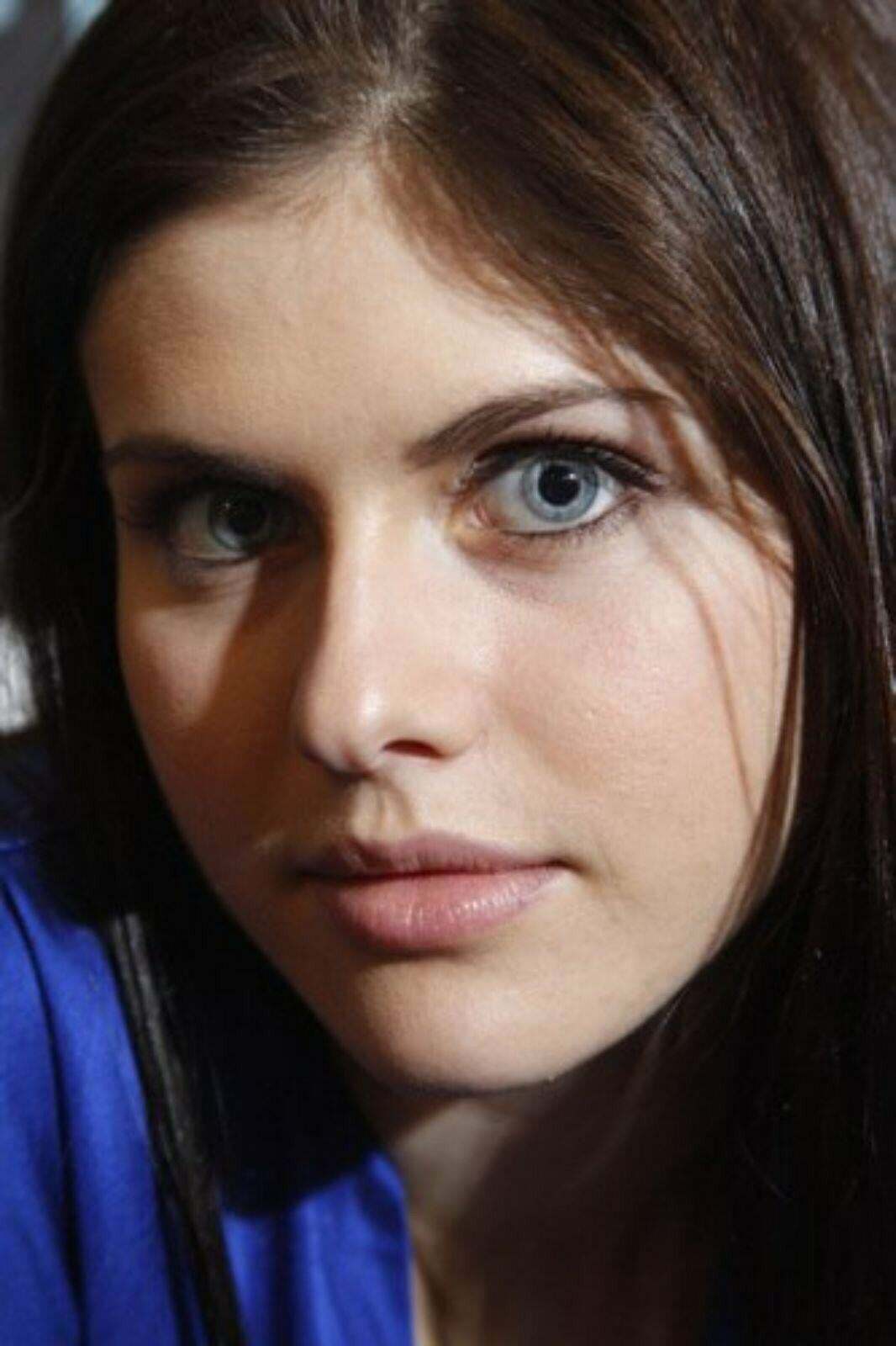 Every stroke for Alexandra Daddario just further breaks my will