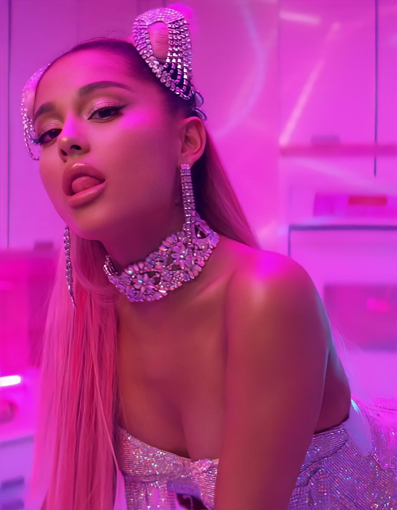 Is Ariana grande your favorite cum dumpstersperm bank