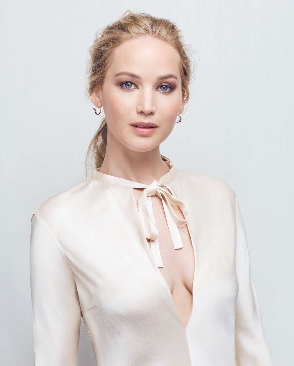 Jennifer Lawrence looks like an angel in need of a