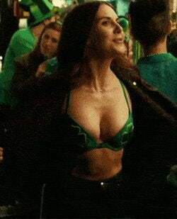 Wanna pump Alison Brie so bad! 🔥💦 What a bangin' bod goddamn!