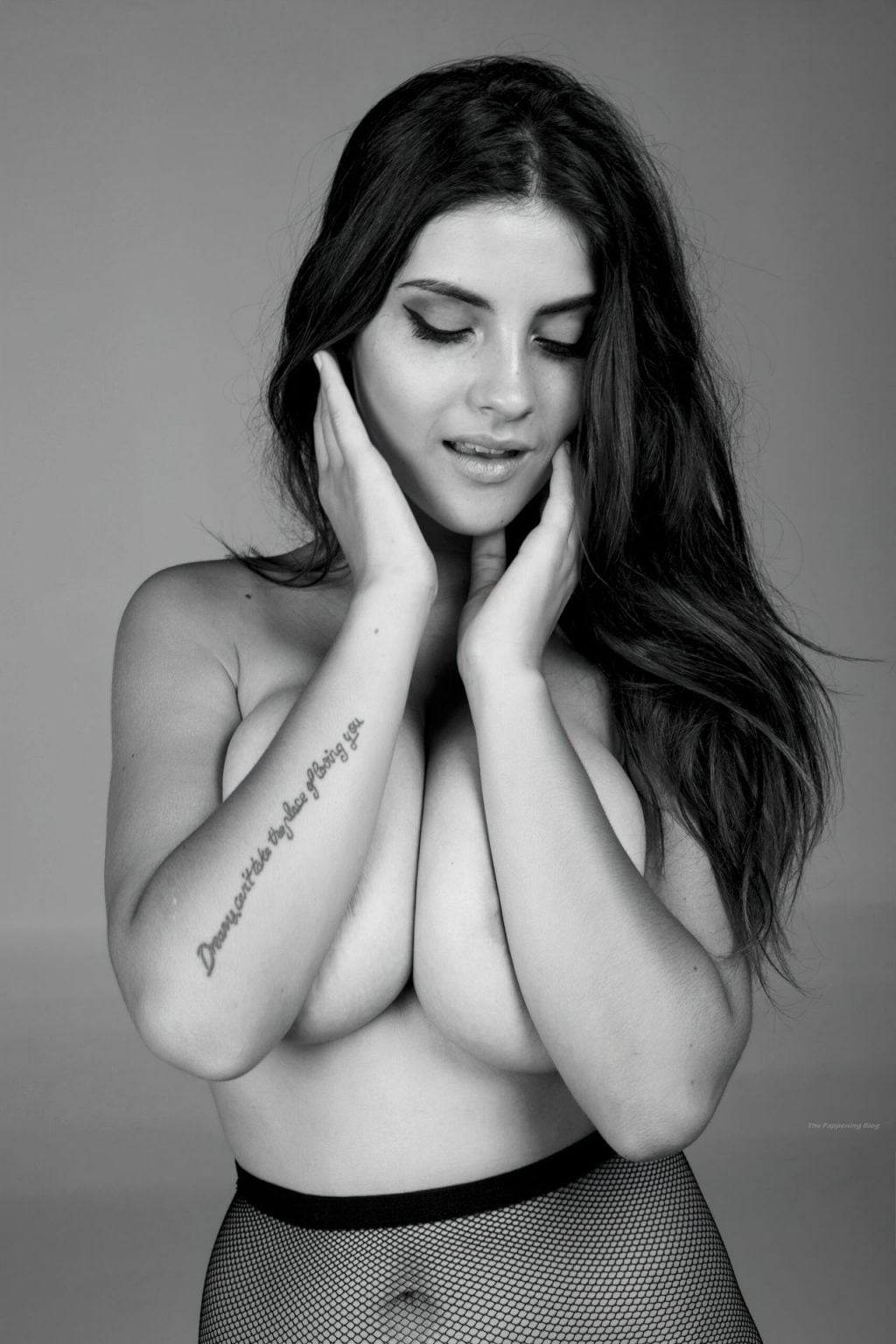 Judit Guerra Naked (5 Photos)