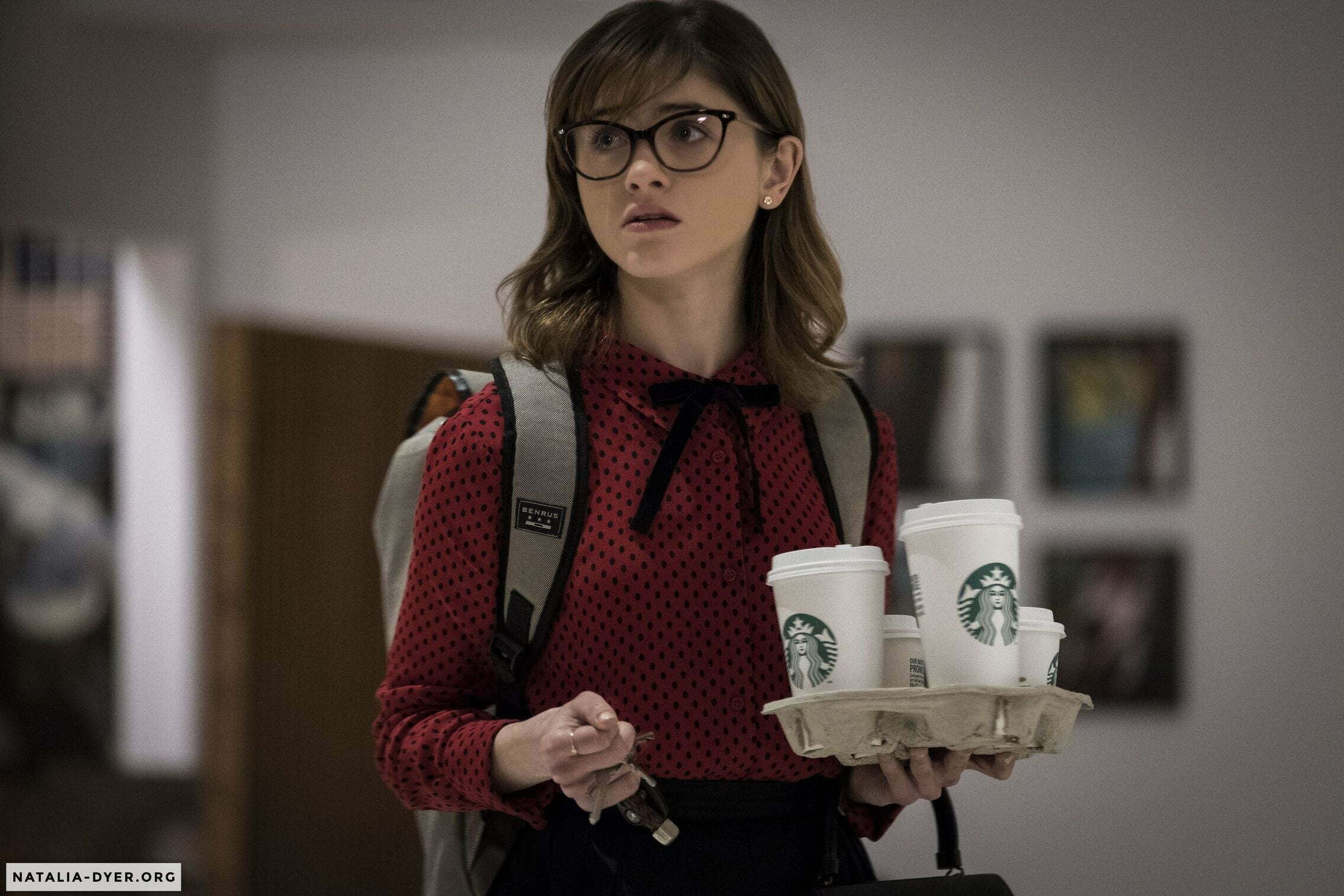 Natalia Dyer's nerdy look makes me want to facefuck her even more than usual