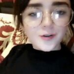 Maisie Williams is asking you for some cum