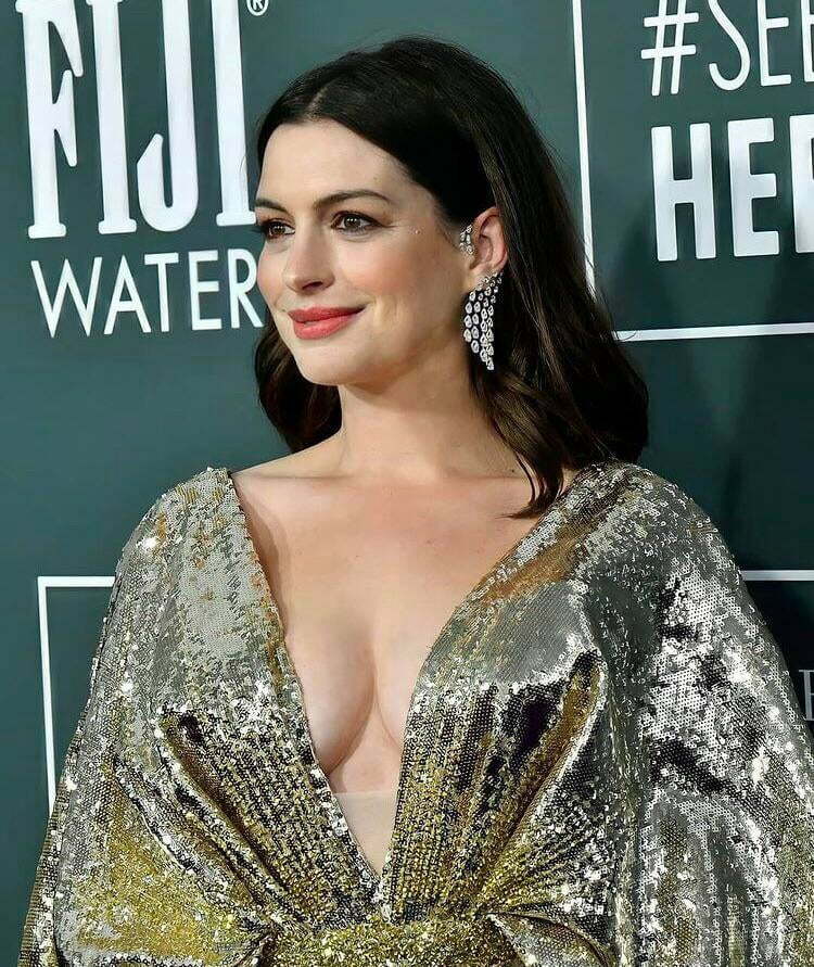 Help me cum to Anne Hathaway