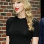 Taylor Swift makes me want to jerk off hard....