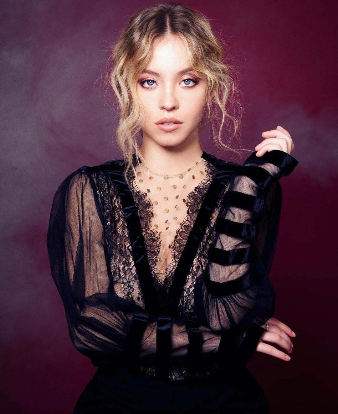 Log 2021.52 - Sydney Sweeney - Cum to her beauty (1 of 2 in a row)